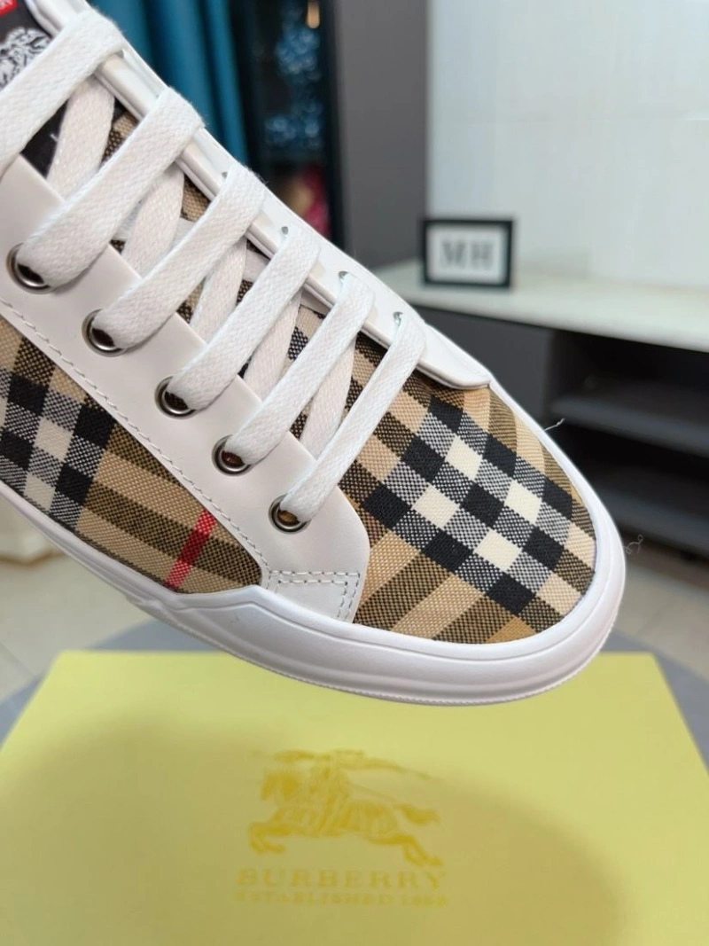 DailyWear Bxrbxrry Sneakers 115097