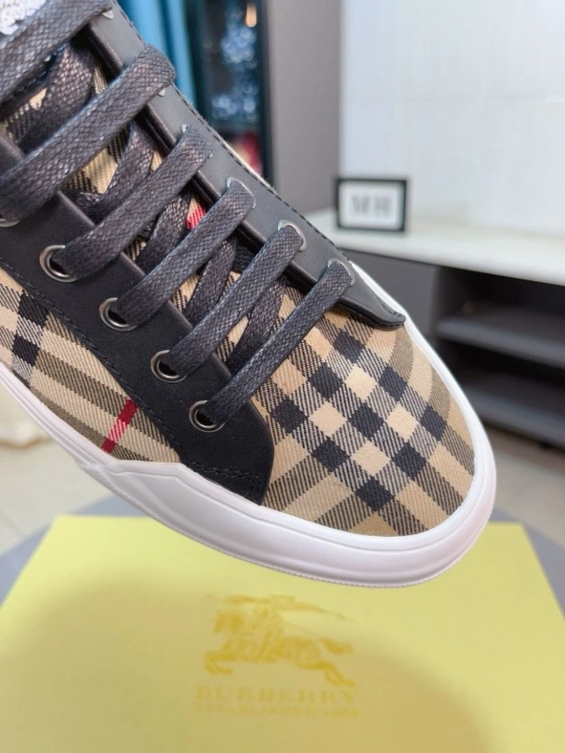 Unique Bxrbxrry Sneakers 115101