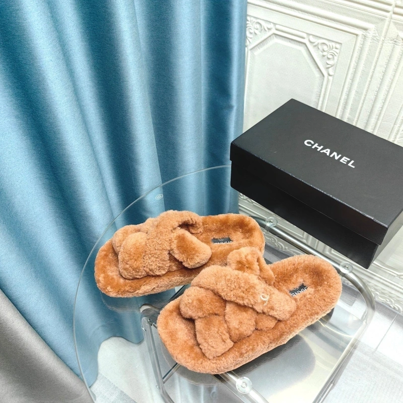WellDesigned Chxnxl Slippers 130721