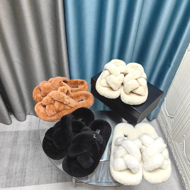 WellDesigned Chxnxl Slippers 130721