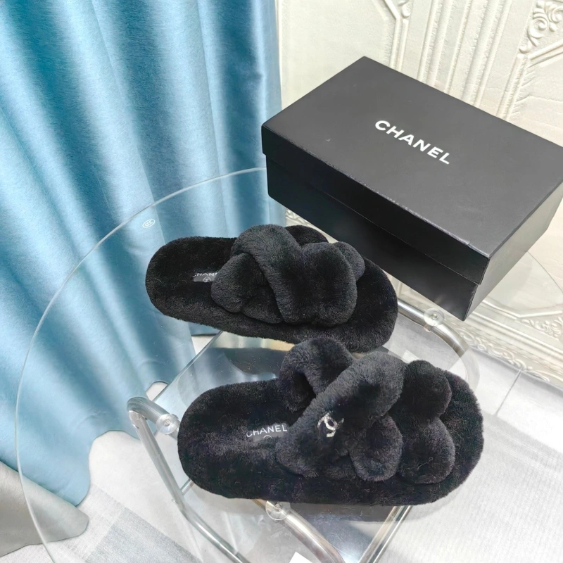 Breathable Chxnxl Slippers 130717