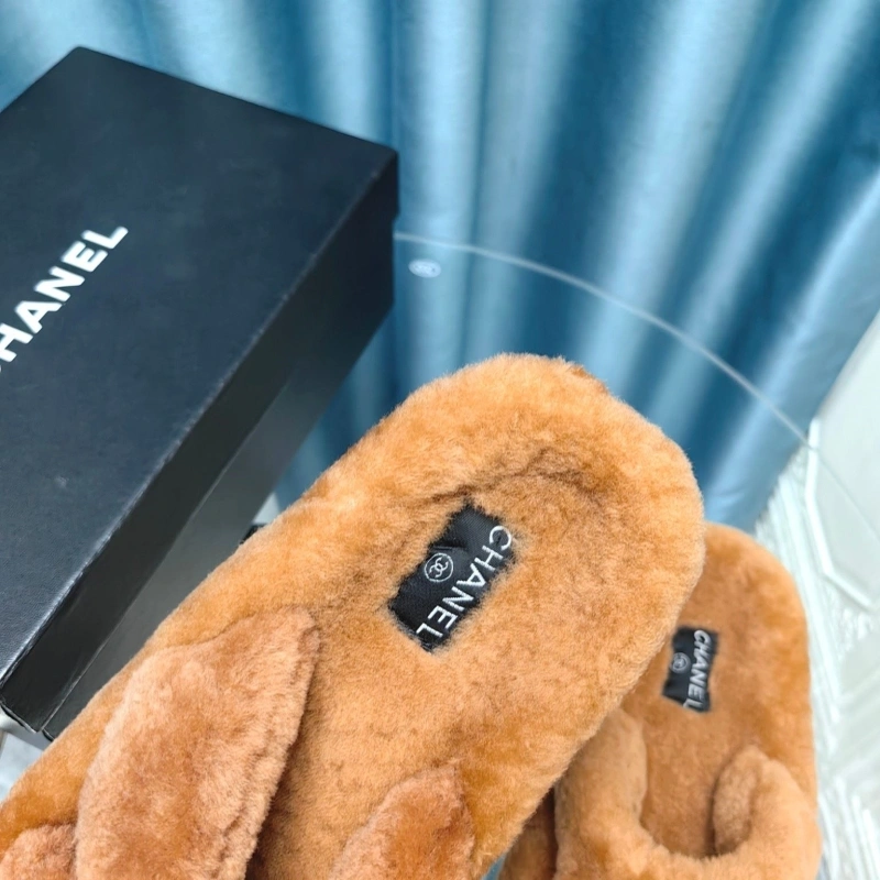 Trendy Chxnxl Slippers 130715