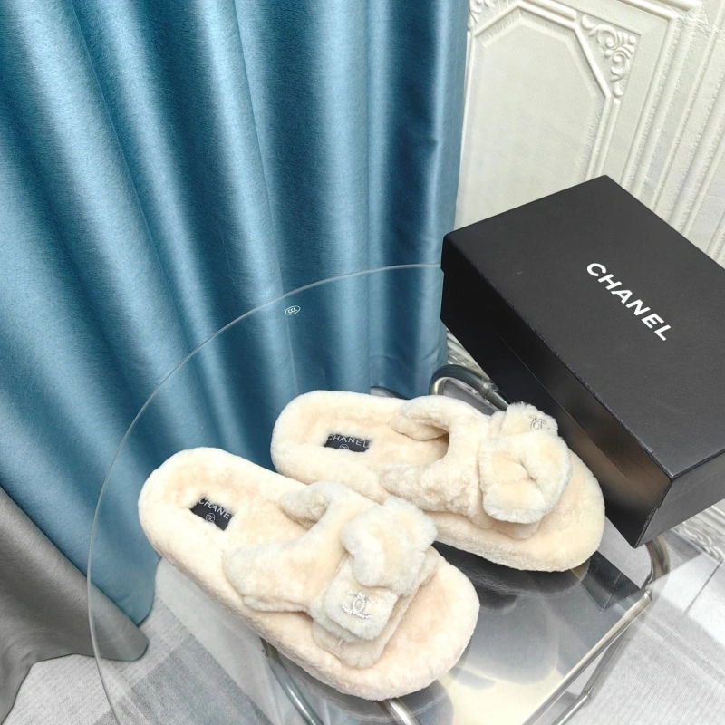 Timeless Chxnxl Slippers 130716