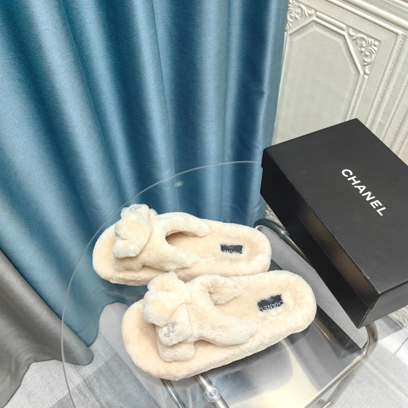 Timeless Chxnxl Slippers 130716