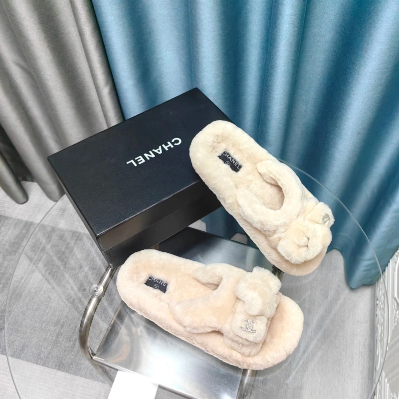 Timeless Chxnxl Slippers 130716