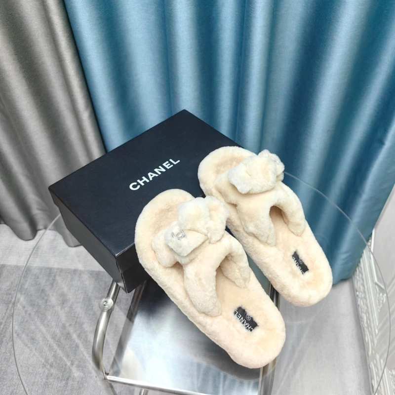 Timeless Chxnxl Slippers 130716
