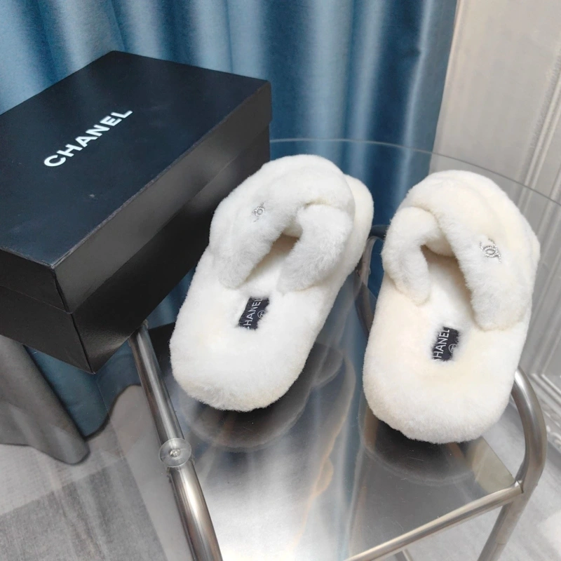 Trendy Chxnxl Slippers 130711