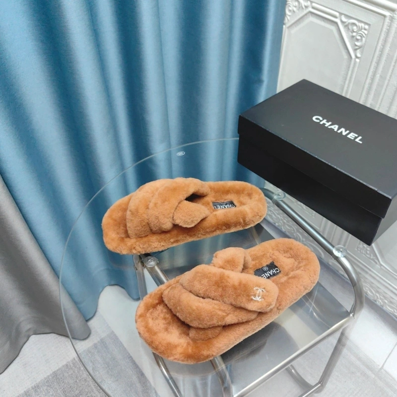 Durable Chxnxl Slippers 130710