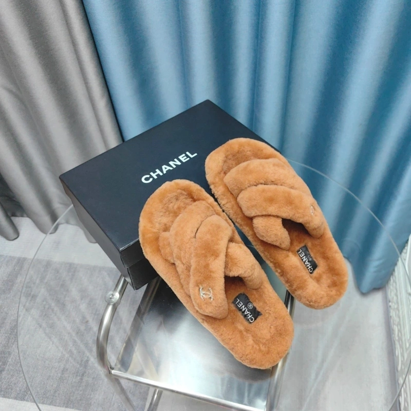 Durable Chxnxl Slippers 130710