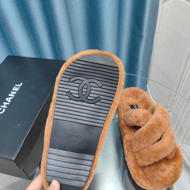 Durable Chxnxl Slippers 130710