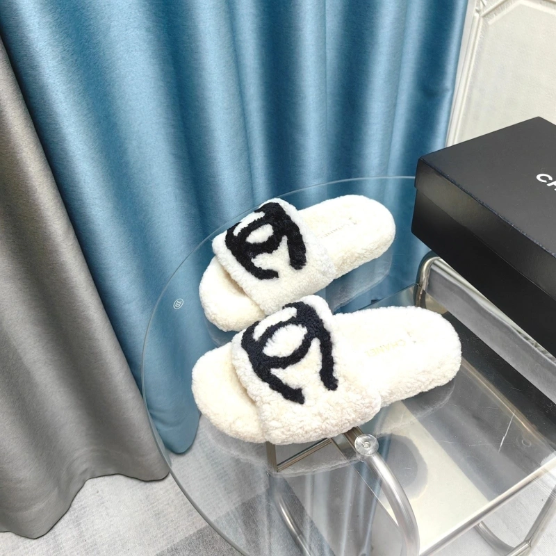 Reliable Chxnxl Slippers 130705