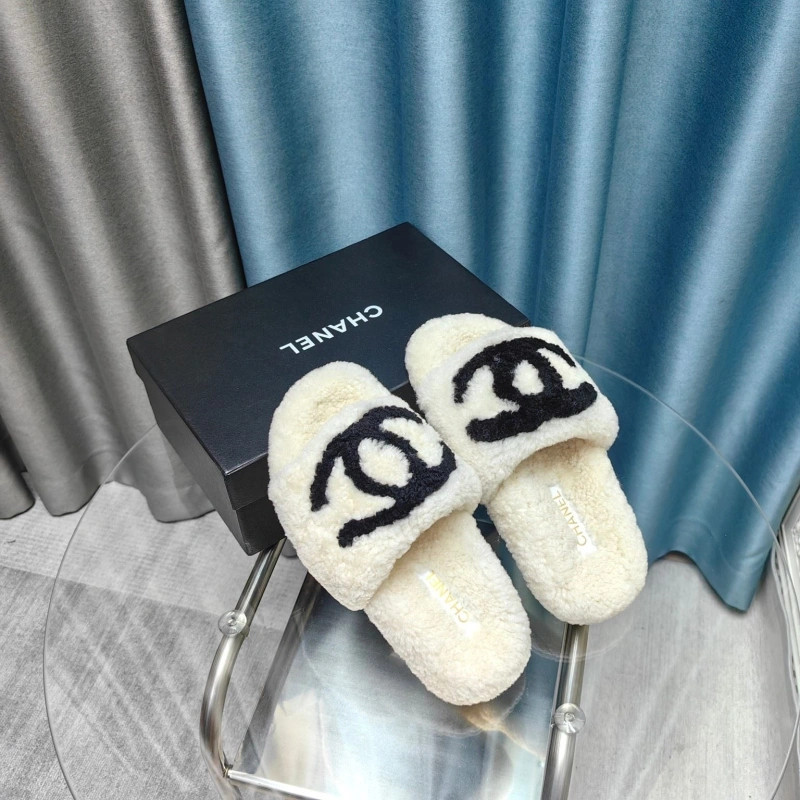 Reliable Chxnxl Slippers 130705