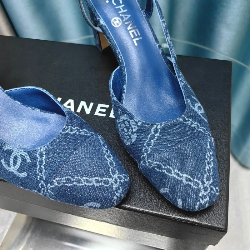 Cozy Chxnxl Sandals 131349