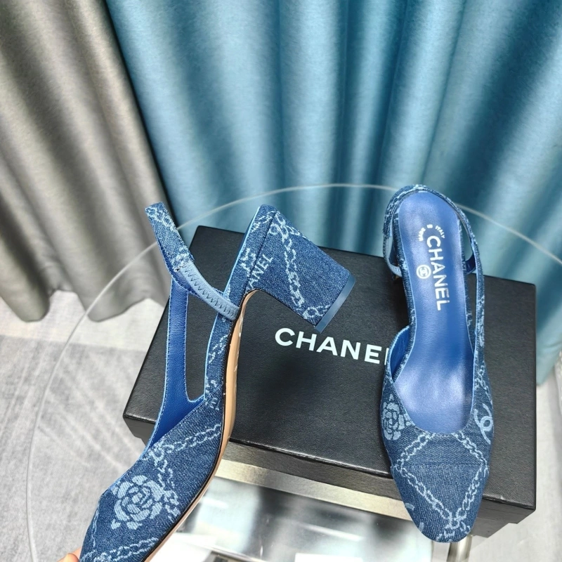 Cozy Chxnxl Sandals 131349
