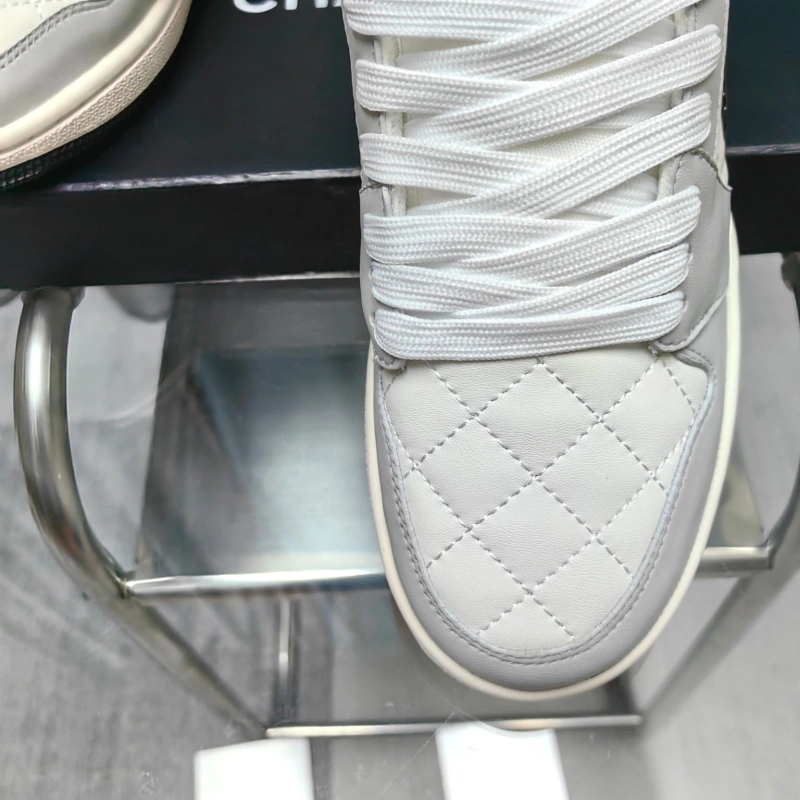 Elegant Chxnxl Sneakers 132159