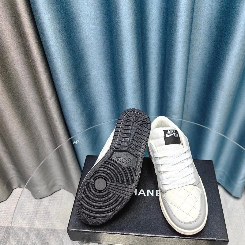 Elegant Chxnxl Sneakers 132159