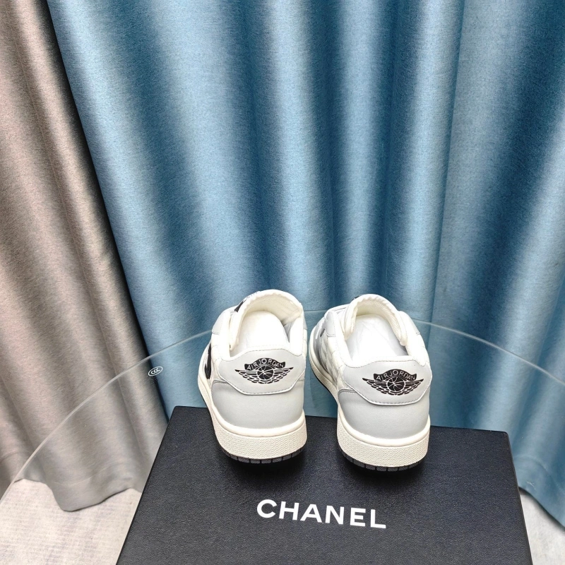 Elegant Chxnxl Sneakers 132159