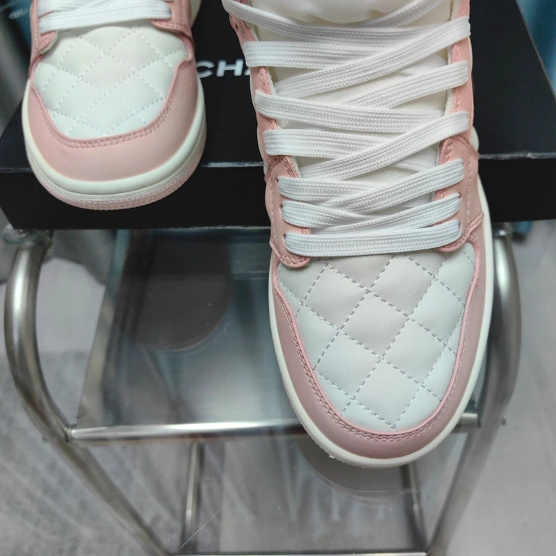 Minimalist Chxnxl Sneakers 132156