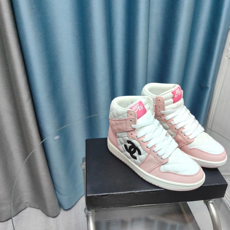 Minimalist Chxnxl Sneakers 132156