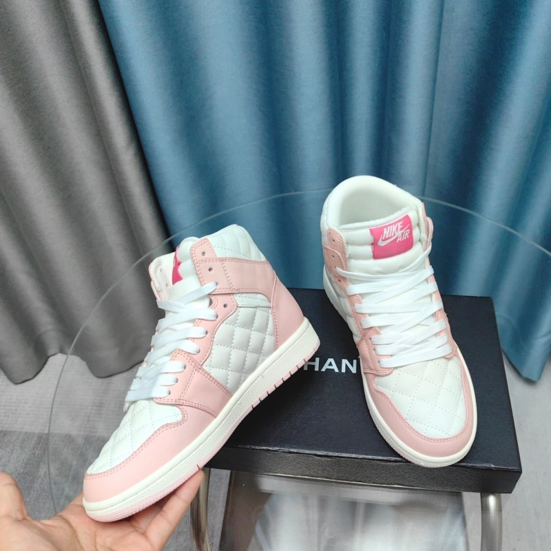 Minimalist Chxnxl Sneakers 132156