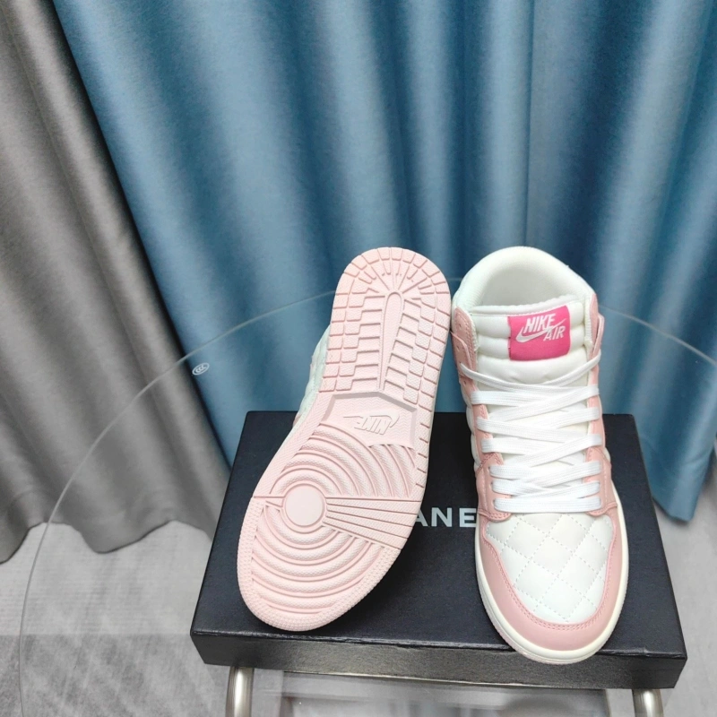 Minimalist Chxnxl Sneakers 132156
