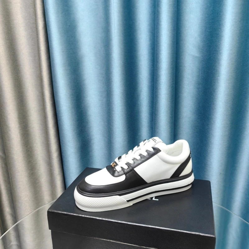 Sleek Chxnxl Sneakers 132137