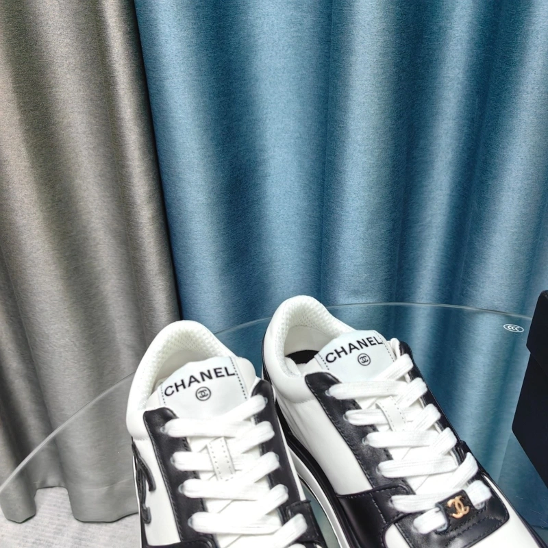 Sleek Chxnxl Sneakers 132137