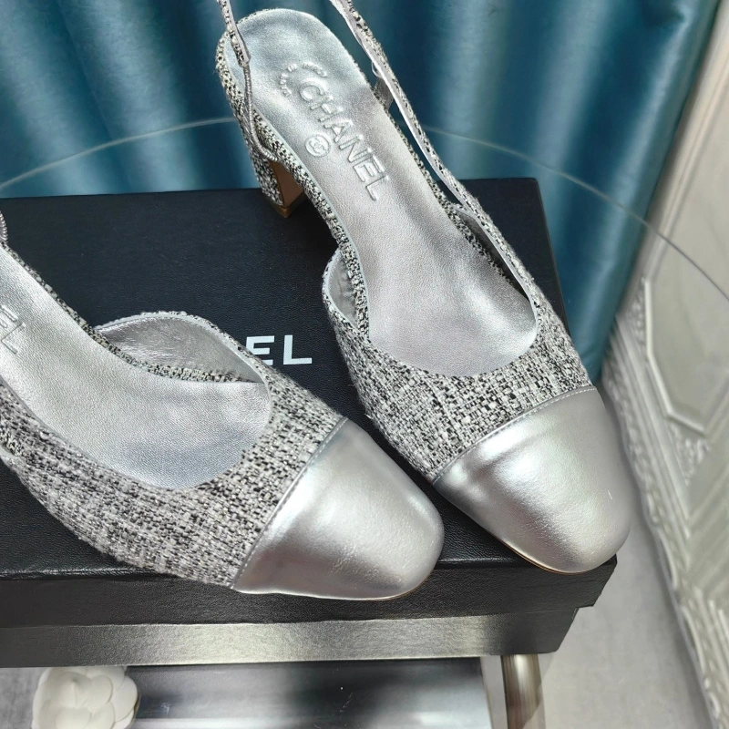 Versatile Chxnxl Sandals 131338