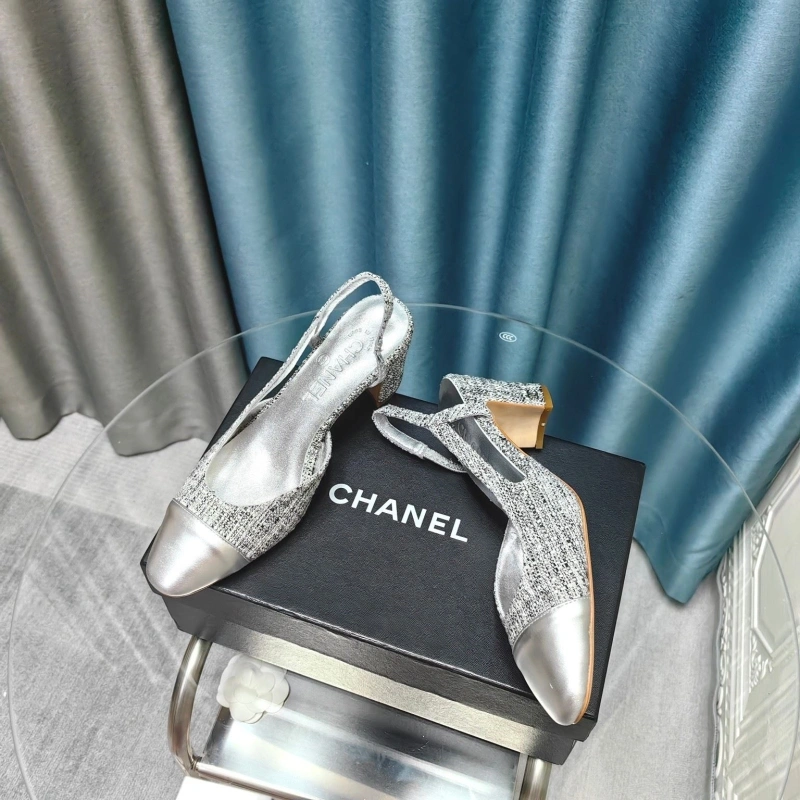 Versatile Chxnxl Sandals 131338