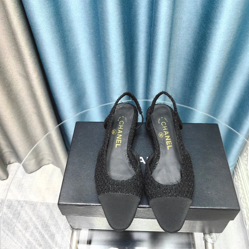 Versatile Chxnxl Sandals 131300