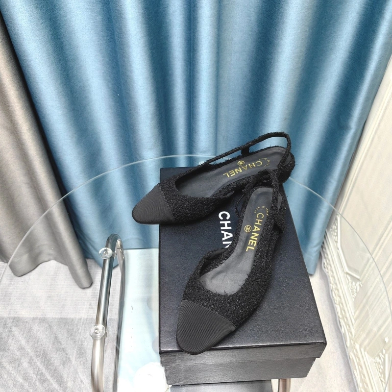 Versatile Chxnxl Sandals 131300