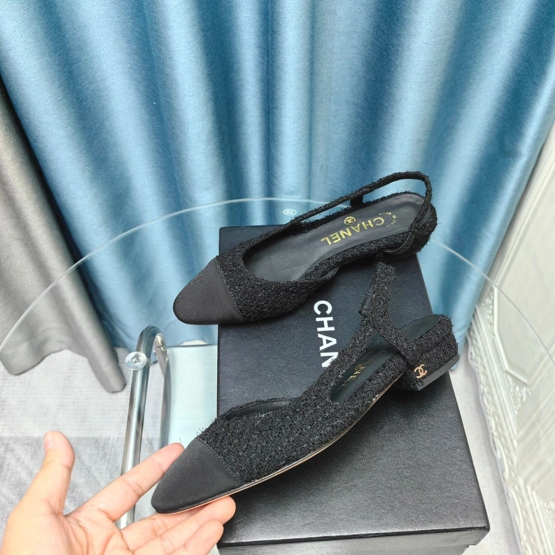 Versatile Chxnxl Sandals 131300