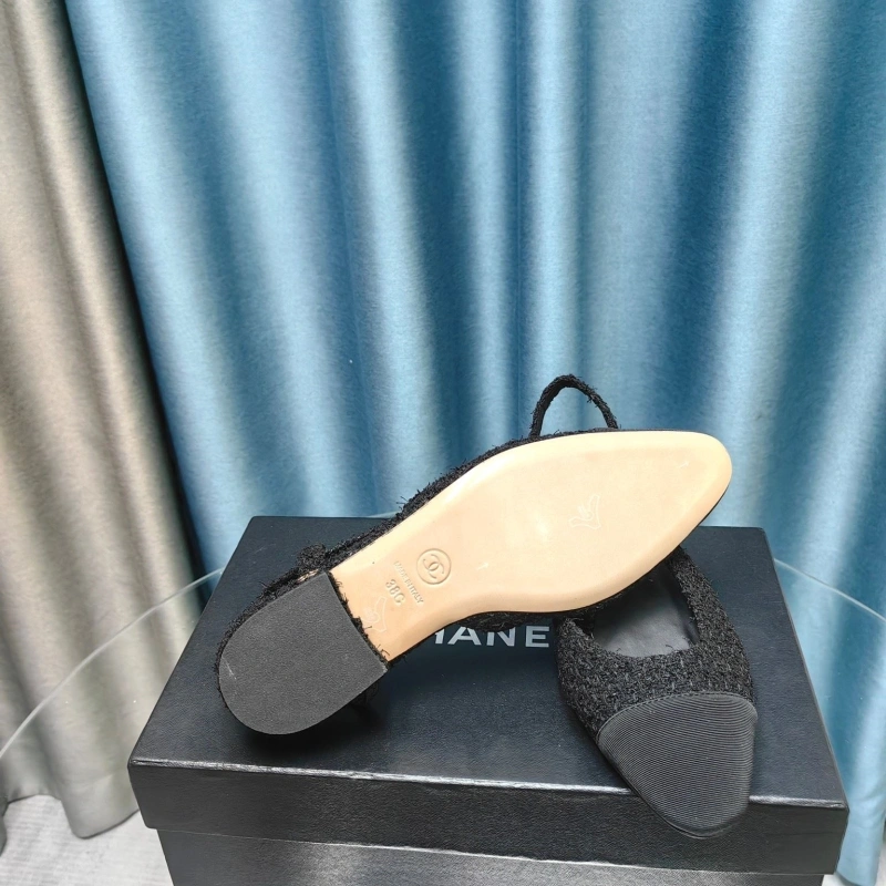 Versatile Chxnxl Sandals 131300