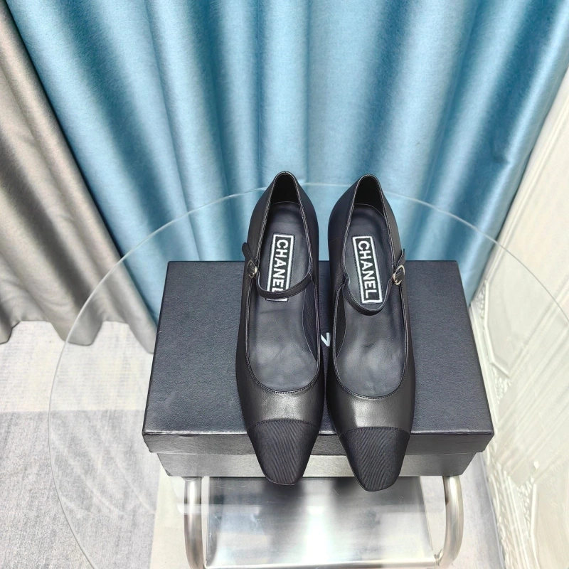 Compact Chxnxl Flat Shoes 131849