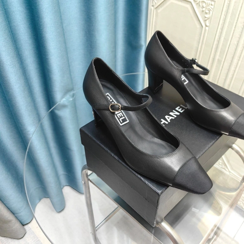 Compact Chxnxl Flat Shoes 131849
