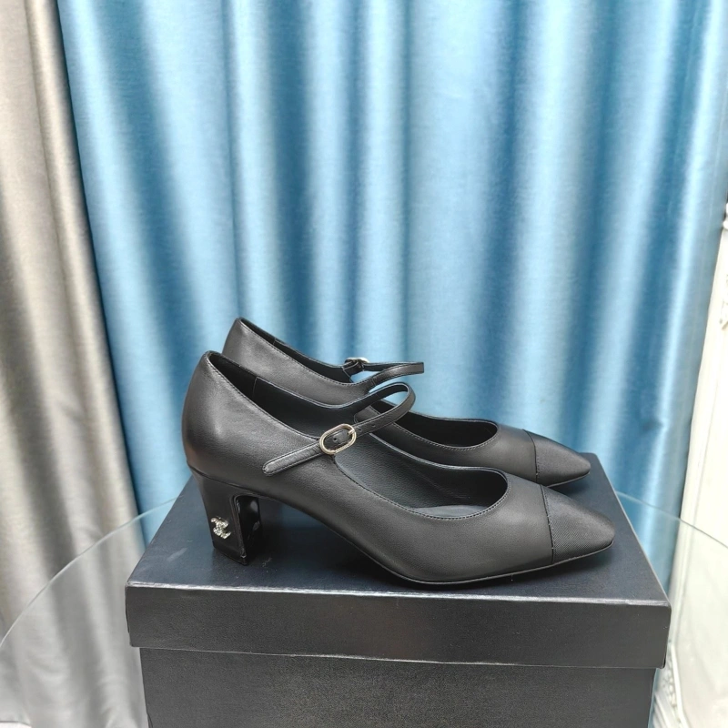 Compact Chxnxl Flat Shoes 131849
