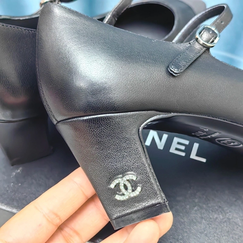 Compact Chxnxl Flat Shoes 131849