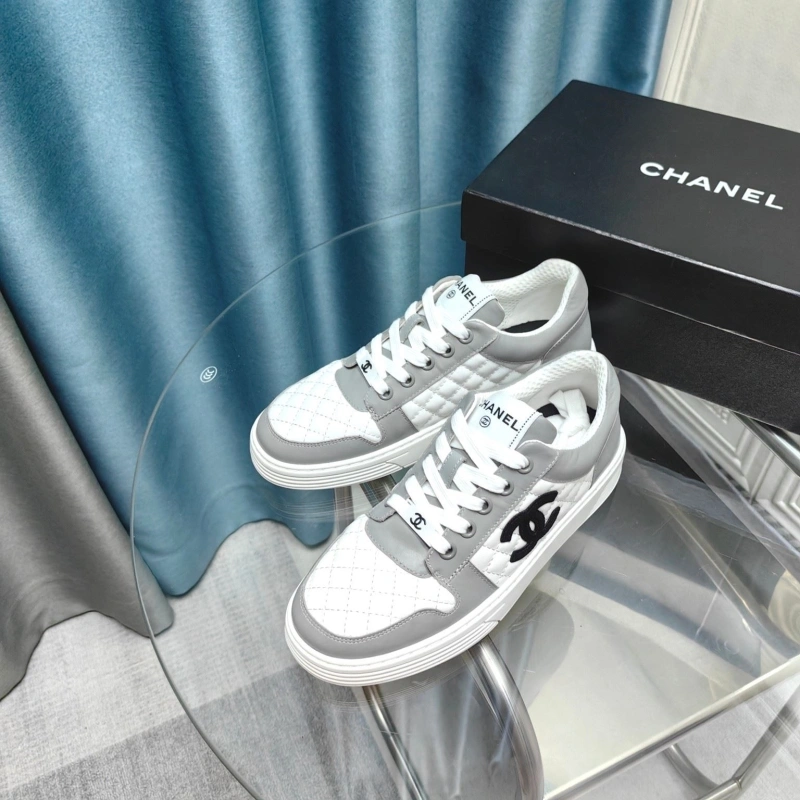 Sleek Chxnxl Sneakers 132126