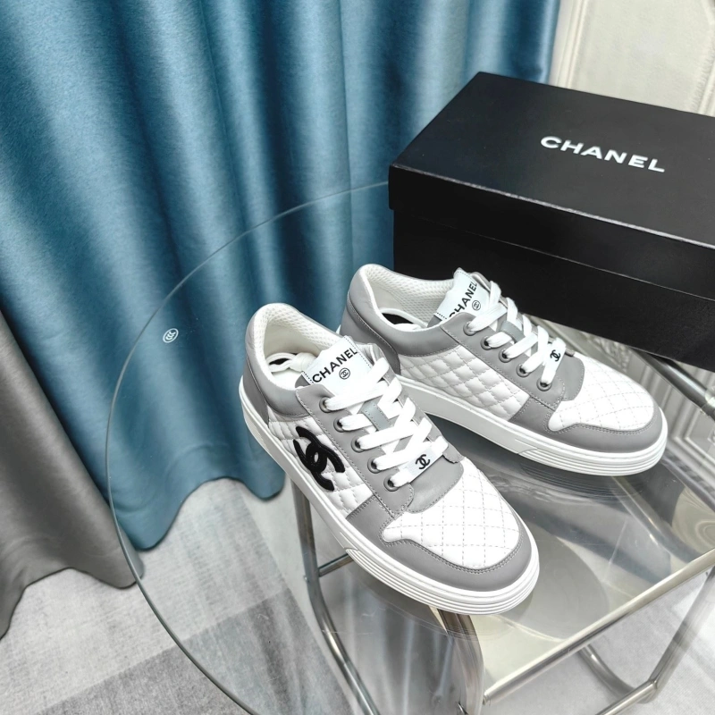 Sleek Chxnxl Sneakers 132126