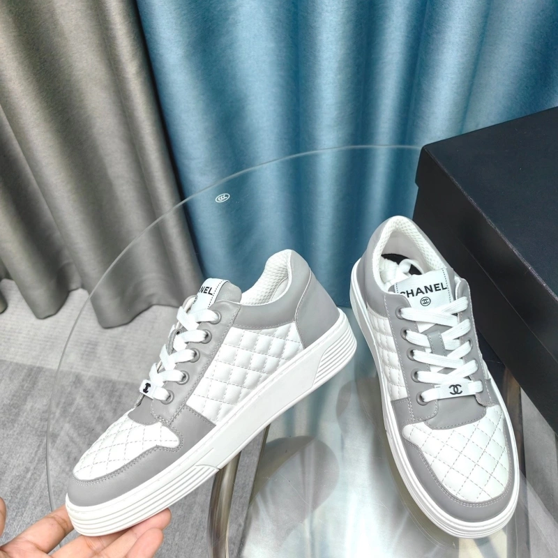 Sleek Chxnxl Sneakers 132126