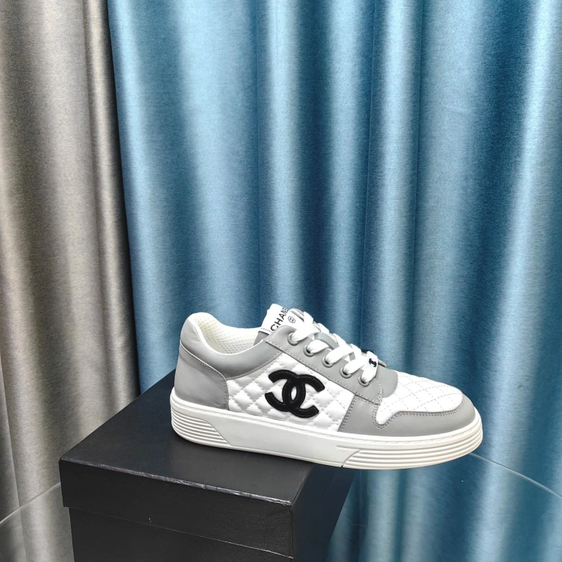 Sleek Chxnxl Sneakers 132126