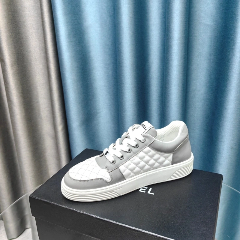 Sleek Chxnxl Sneakers 132126