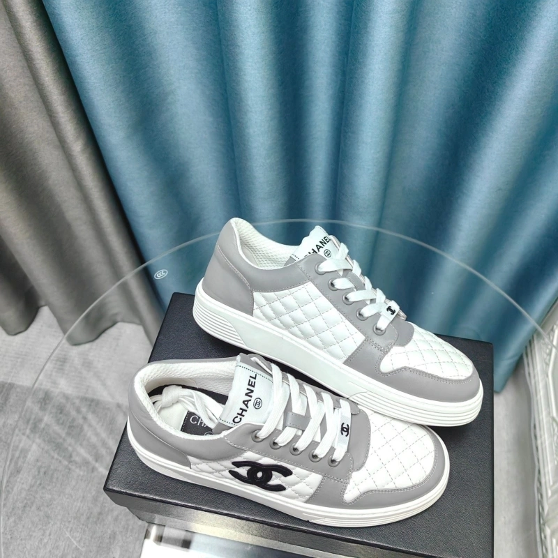 Sleek Chxnxl Sneakers 132126