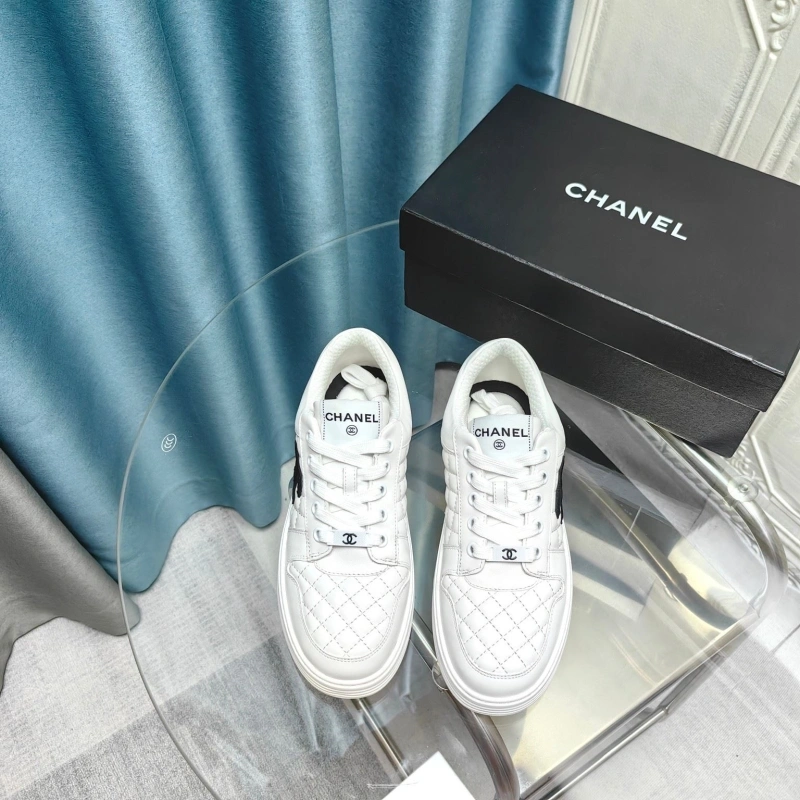 Bold Chxnxl Sneakers 132122