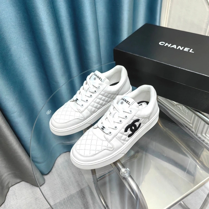 Bold Chxnxl Sneakers 132122
