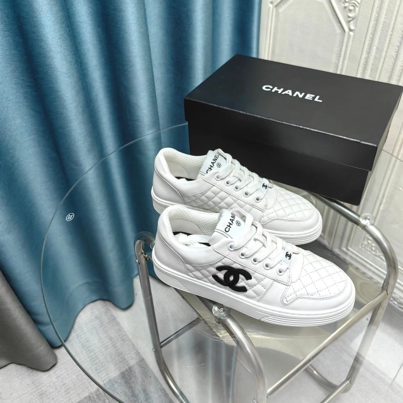 Bold Chxnxl Sneakers 132122