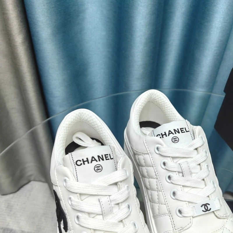 Bold Chxnxl Sneakers 132122
