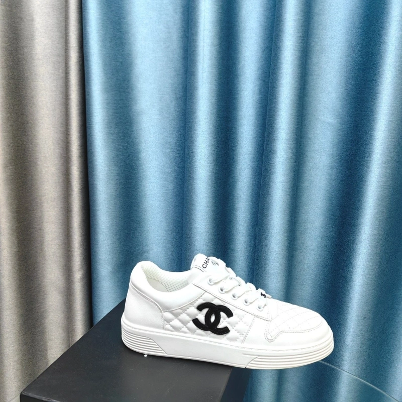 Bold Chxnxl Sneakers 132122