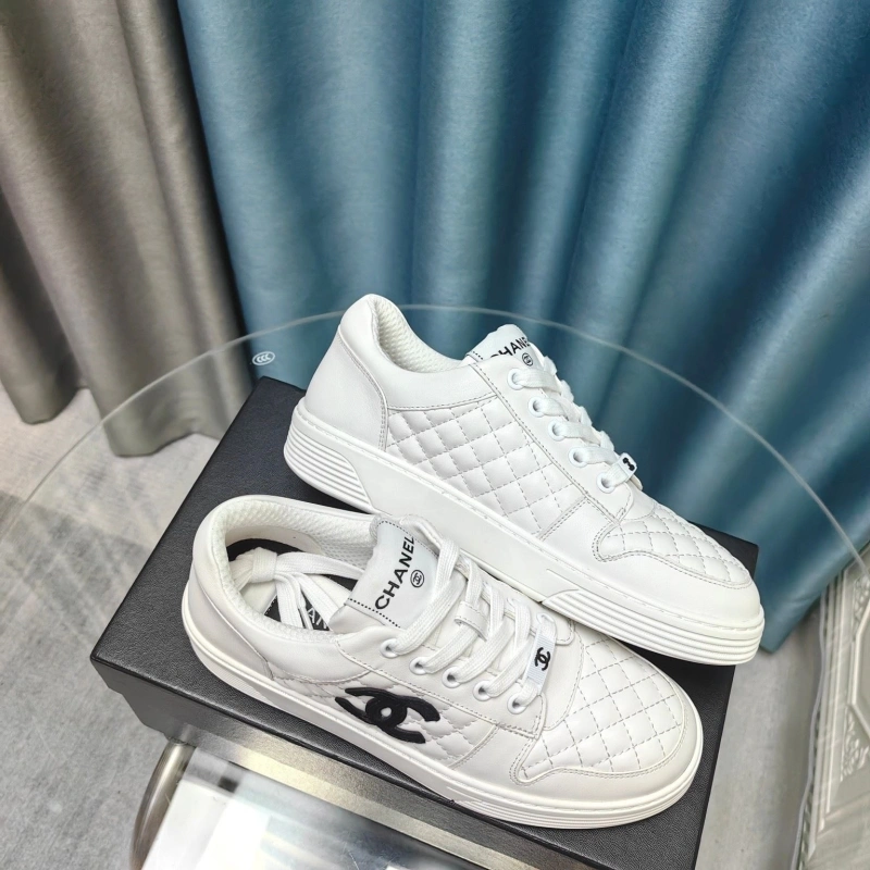 Bold Chxnxl Sneakers 132122