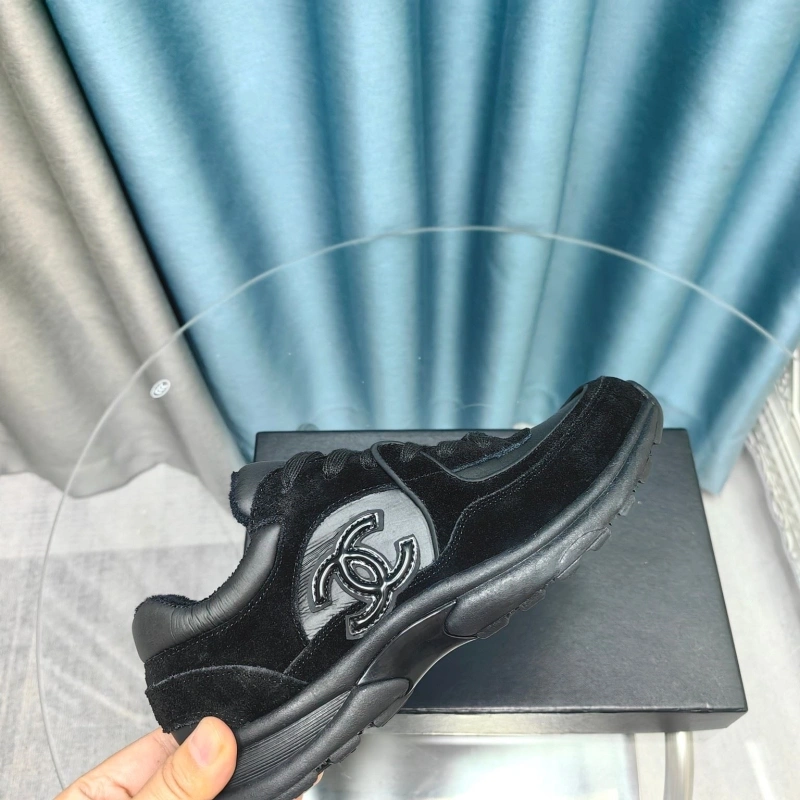 Cozy Chxnxl Sneakers 132113